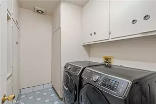 13001 Debby St, Los Angeles, CA 91401 - Photo 24