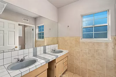 13001 Debby Street, Los Angeles, CA 91401 - Photo 20