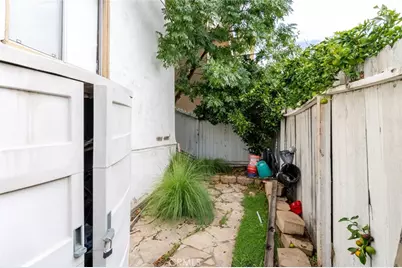 9208 Applegate Terrace, Chatsworth, CA 91311 - Photo 14