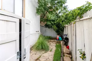 9208 Applegate Terrace, Chatsworth, CA 91311 - Photo 14