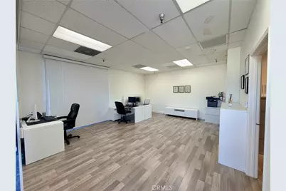 1701 Burbank Blvd #204, Burbank, CA 91506 - Photo 4