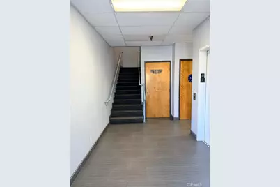 1701 Burbank Blvd #204, Burbank, CA 91506 - Photo 2