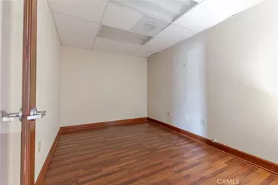 1020 W Magnolia Boulevard, Burbank, CA 91506 - Photo 10