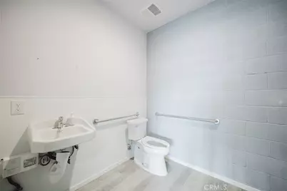 10030 Commerce Avenue, Tujunga, CA 91042 - Photo 16