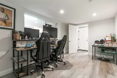 7901 Via Stefano, Burbank, CA 91504 - Photo 20