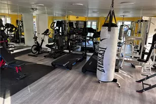 121 Sinclair Ave, Glendale, CA 91206 - Photo 16