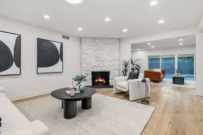 5725 Rhodes Avenue, Valley Village, CA 91607 - Photo 12