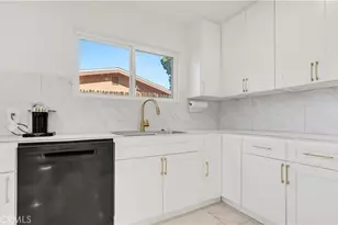 11200 Amestoy, Granada Hills, CA 91344 - Photo 10
