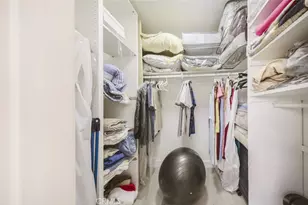 9775 Via Roma, Burbank, CA 91504 - Photo 24