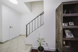 9775 Via Roma, Burbank, CA 91504 - Photo 8