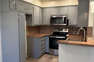 10749 New Haven, Los Angeles, CA 91352 - Photo 4