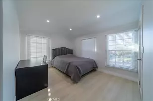 902 E Walnut Ave, Burbank, CA 91501 - Photo 14