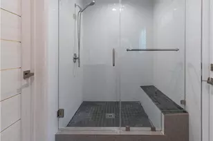 902 E Walnut Ave, Burbank, CA 91501 - Photo 16