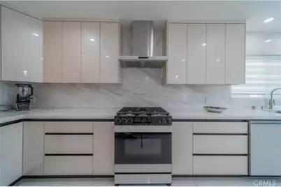 902 E Walnut Avenue, Burbank, CA 91501 - Photo 8