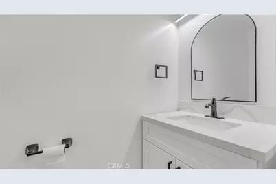 527 E Elmwood #B, Burbank, CA 91501 - Photo 14