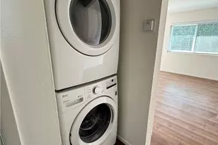 343 W Howard St, Pasadena, CA 91103 - Photo 4