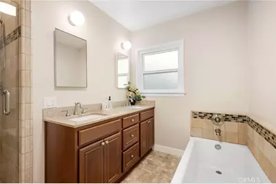 505 Cambridge Drive, Burbank, CA 91504 - Photo 22
