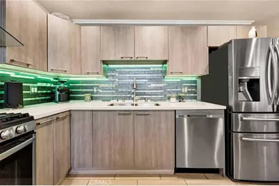 7764 Via Capri, Burbank, CA 91504 - Photo 12