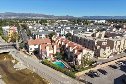 21054 Parthenia #11, Canoga Park, CA 91304 - Photo 52