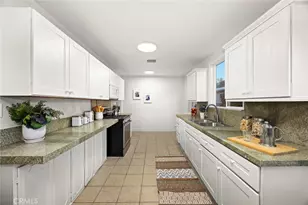 5052 Newcastle, Encino, CA 91316 - Photo 16