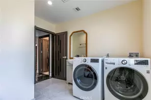 17800 Raymer St, Sherwood Forest, CA 91325 - Photo 28