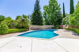 17800 Raymer St, Sherwood Forest, CA 91325 - Photo 44