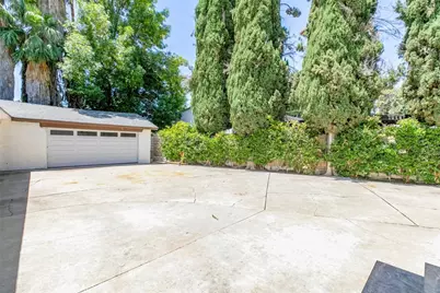 17800 Raymer Street, Sherwood Forest, CA 91325 - Photo 40