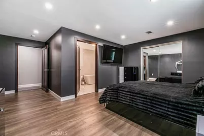 17800 Raymer Street, Sherwood Forest, CA 91325 - Photo 32