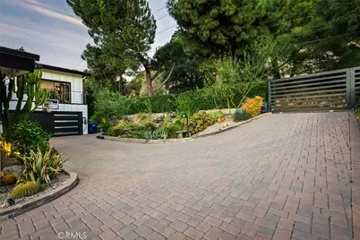 5481 Ocean View Boulevard, La Canada Flintridge, CA 91011 - Photo 2