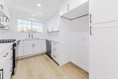 19314 Valerio, Reseda, CA 91335 - Photo 10