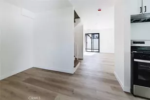 19314 Valerio, Reseda, CA 91335 - Photo 32