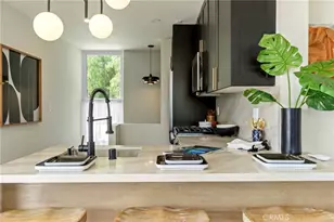 7010 Loyal Trail, Hollywood Hills, CA 90068 - Photo 10