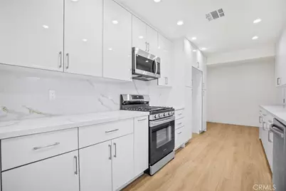 6820 Encino Avenue, Van Nuys, CA 91406 - Photo 12
