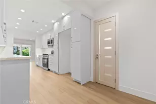 6820 Encino Ave, Van Nuys, CA 91406 - Photo 14