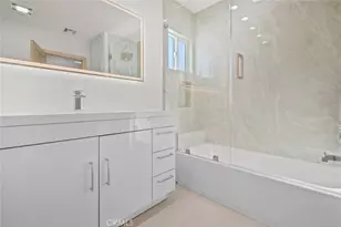 6820 Encino Ave, Van Nuys, CA 91406 - Photo 26