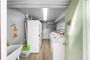 121 Sinclair Ave, Glendale, CA 91206 - Photo 22