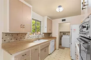 9825 Tujunga Canyon Pl, Tujunga, CA 91042 - Photo 14