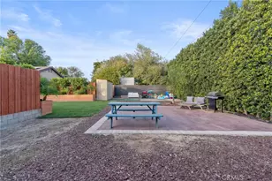 8450 Calvin Ave, Northridge, CA 91324 - Photo 16