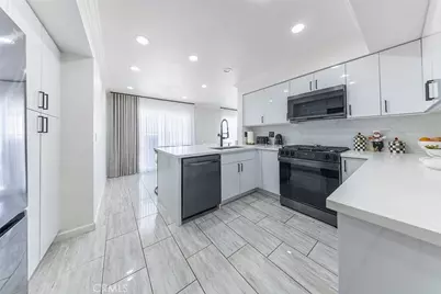 19512 Steinway Street, Canyon Country, CA 91351 - Photo 14