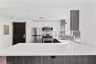 178 Alexandria Ave, Los Angeles, CA 90004 - Photo 36