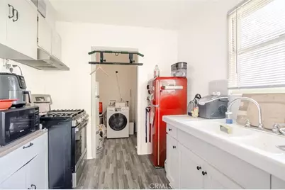 2010 N Los Robles Avenue, Pasadena, CA 91104 - Photo 12