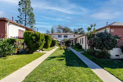 2010 N Los Robles Avenue, Pasadena, CA 91104 - Photo 18