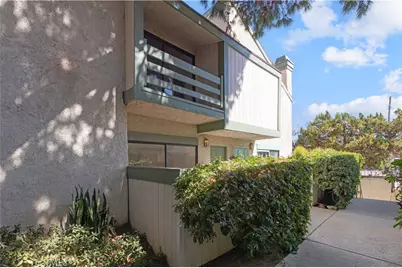 7550 Zombar #11, Van Nuys, CA 91406 - Photo 2