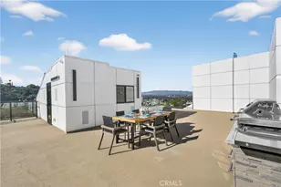 4016 Oakfield Dr, Sherman Oaks, CA 91423 - Photo 32