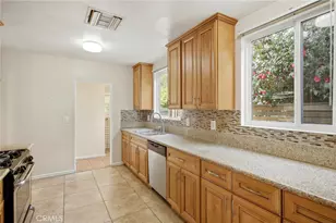 7108 Mammoth, Van Nuys, CA 91405 - Photo 12