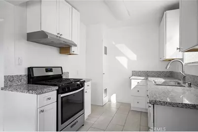 198 W Elmwood, Burbank, CA 91502 - Photo 8