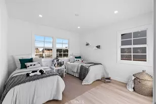 8372 Outland View Dr, Los Angeles, CA 91352 - Photo 34