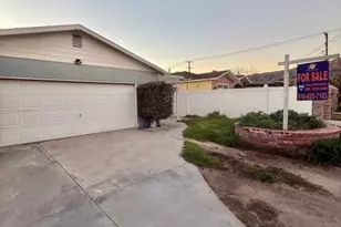 10549 Rhodesia, Sunland, CA 91040 - Photo 2