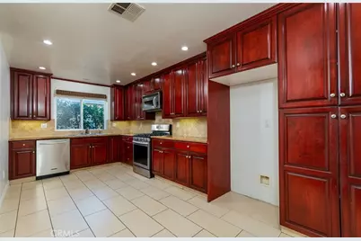 10160 Fernglen Avenue #7, Tujunga, CA 91042 - Photo 12