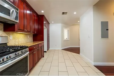 10160 Fernglen Avenue #7, Tujunga, CA 91042 - Photo 10